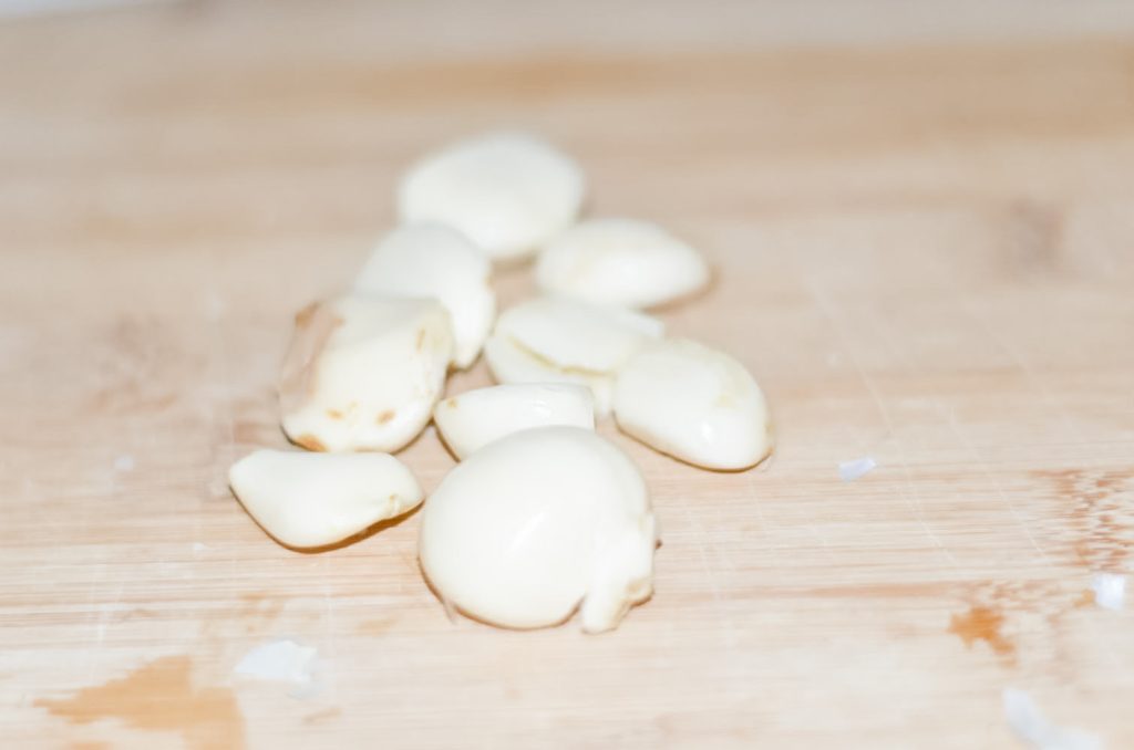 peeled garlic cloves